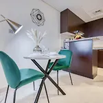 Sleek Studio At Sky Gardens Difc By Deluxe Holiday Homes